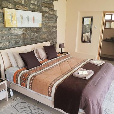 The Whitehouse Inn Sutherland Extérieur photo
