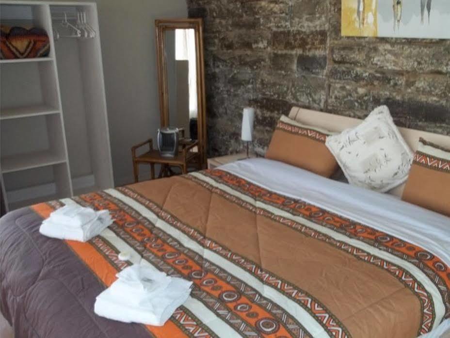 The Whitehouse Inn Sutherland Extérieur photo